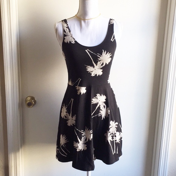 PINK Victoria's Secret Dresses & Skirts - Victoria’s Secret Pink palm tree skater dress